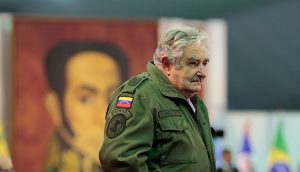 Jose Mujica uniforma