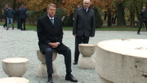 klaus-iohannis-masa-tacerii