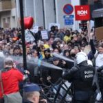 Proteste Bruxelles 2021 vaccinare obligatorie pasaport certificat libertate politist manifestatie reprimata apa